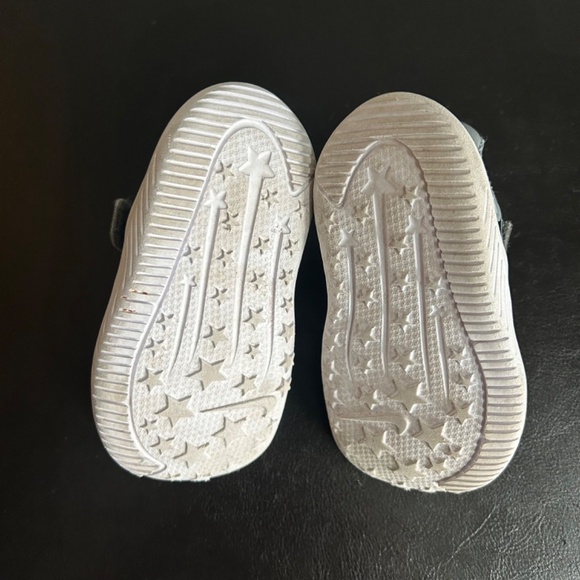 Nike Star Grey & White Toddle Sneakers - Picture 8 of 13